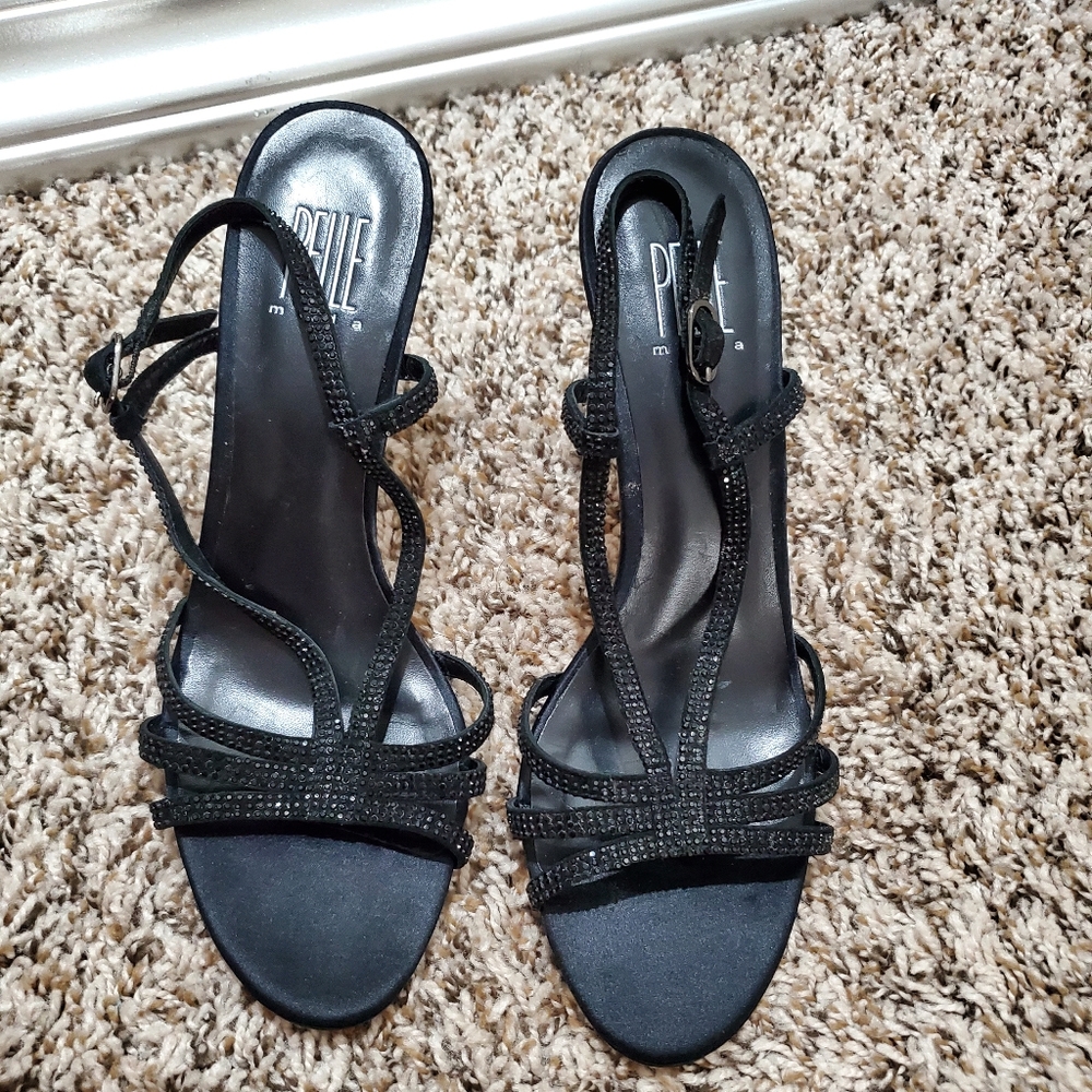 Pelle Moda Sandals